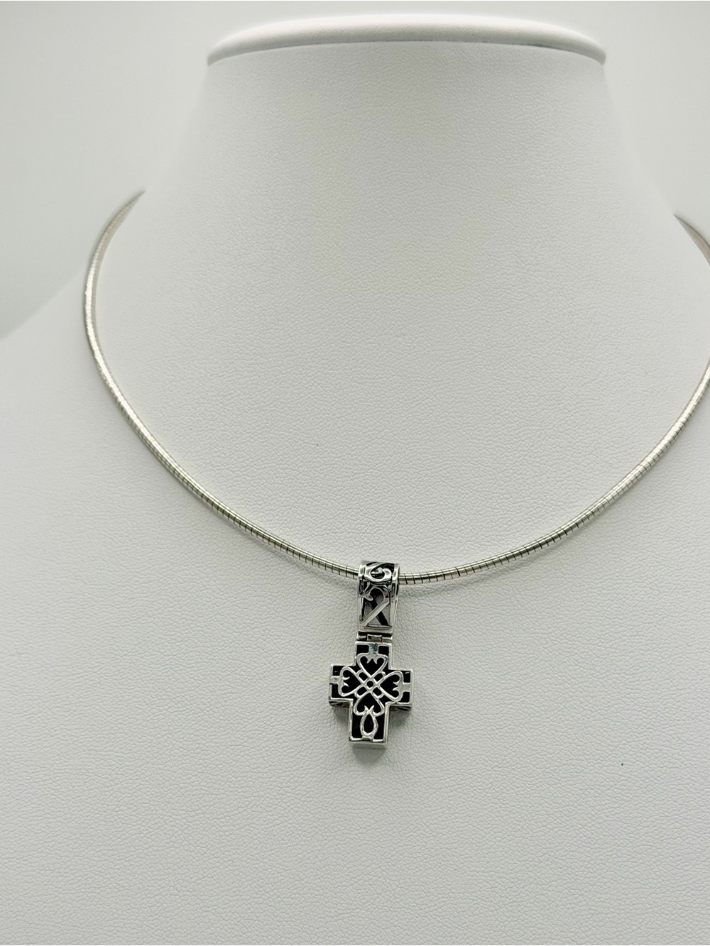 Silpada Sterling Silver Open Filigree Articulated Cross Pendant w/Omega Chain